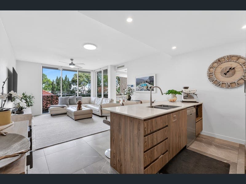 205/8 Meron Street, Southport — photo 1 of 5