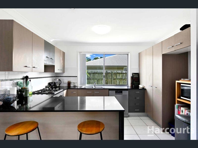 7 Captain Cook Street, Urraween — photo 1 of 5
