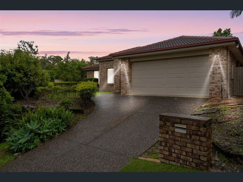 2 Gilcrest Court, Molendinar — photo 1 of 5