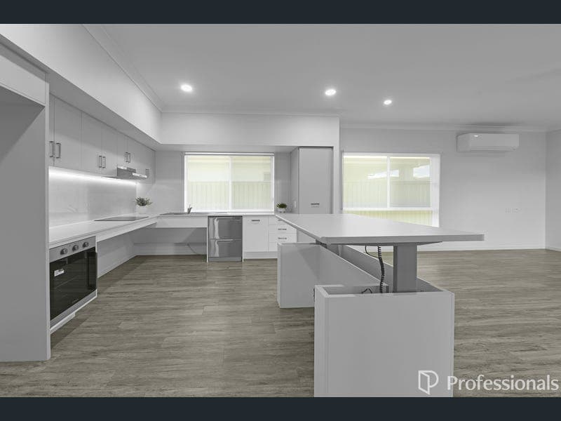 45 Chenoweth Drive, Blacks Beach — photo 1 of 5