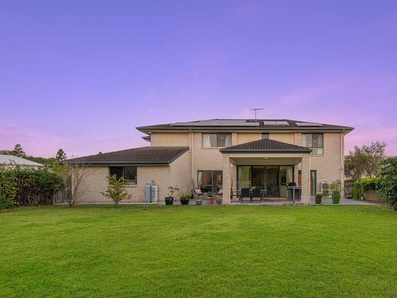 23 Palmer Place, Sinnamon Park — photo 1 of 5
