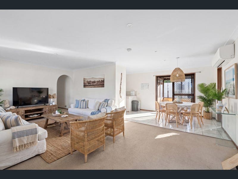 2/25 Tekapo Street, Broadbeach Waters — photo 1 of 5