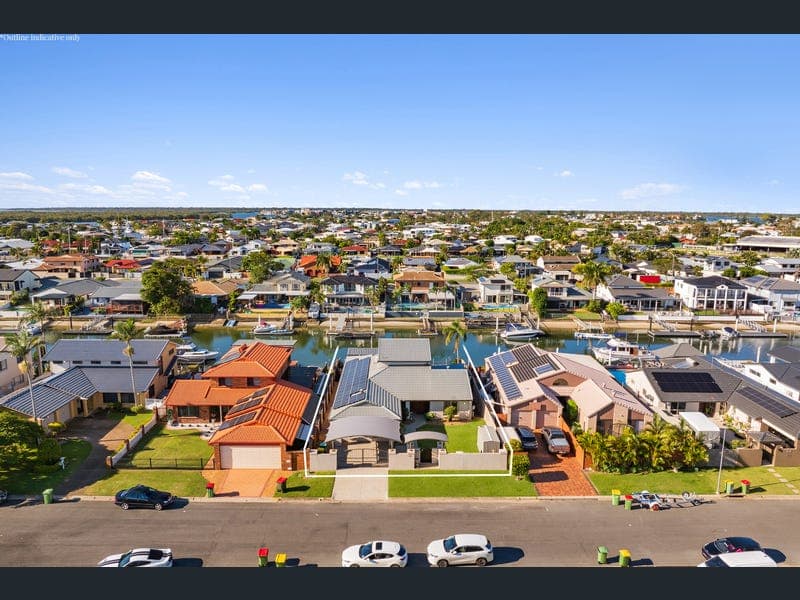 41 Seaspray Street, Paradise Point — photo 1 of 5