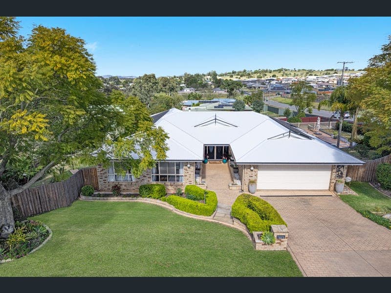 1 Daniel Drive, Warwick — photo 1 of 5
