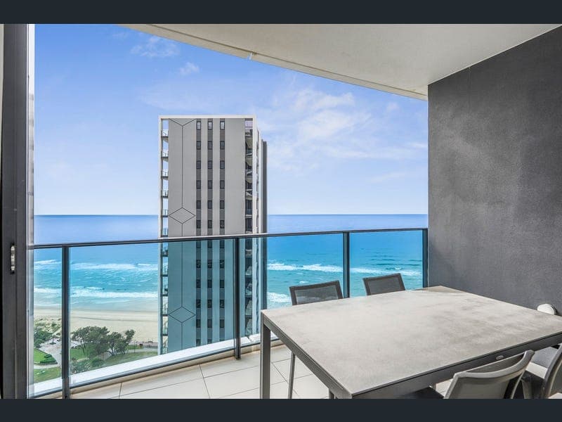 3203/1 Oracle Boulevard, Broadbeach — photo 1 of 5