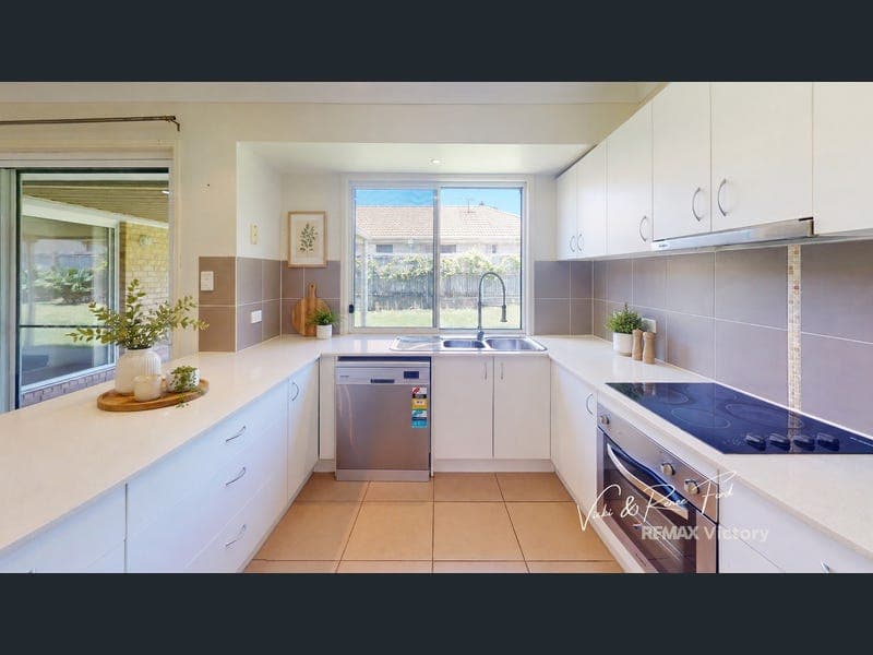 5 Buntine Avenue, Morayfield — photo 1 of 5