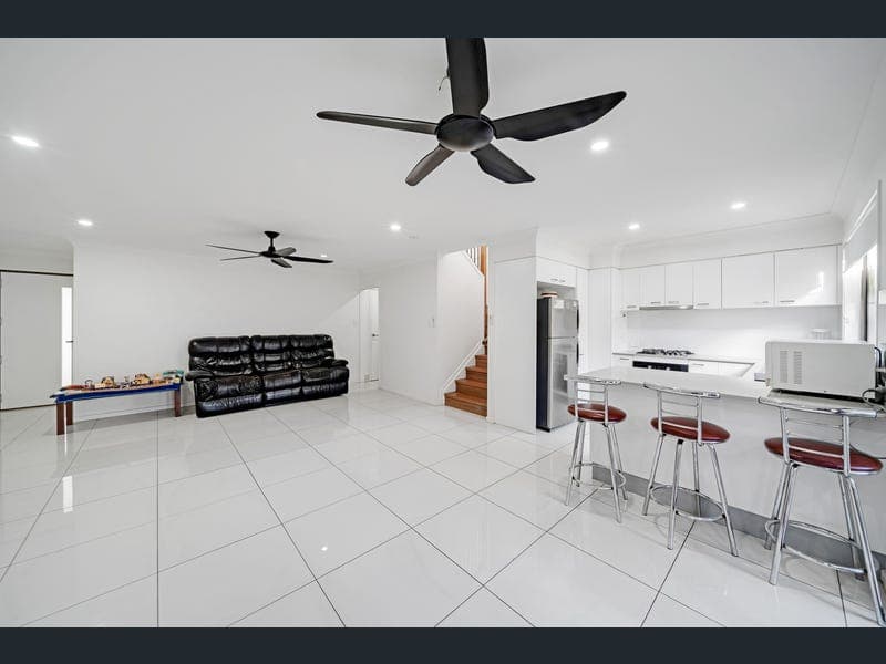 74/77 Avondale Crescent, Parkinson — photo 1 of 5