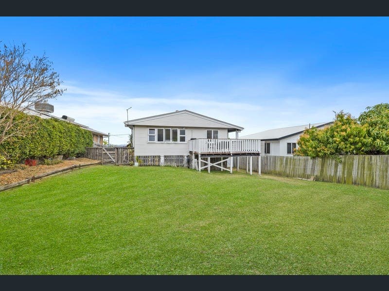 17 Bradford Street, West Rockhampton — photo 1 of 5