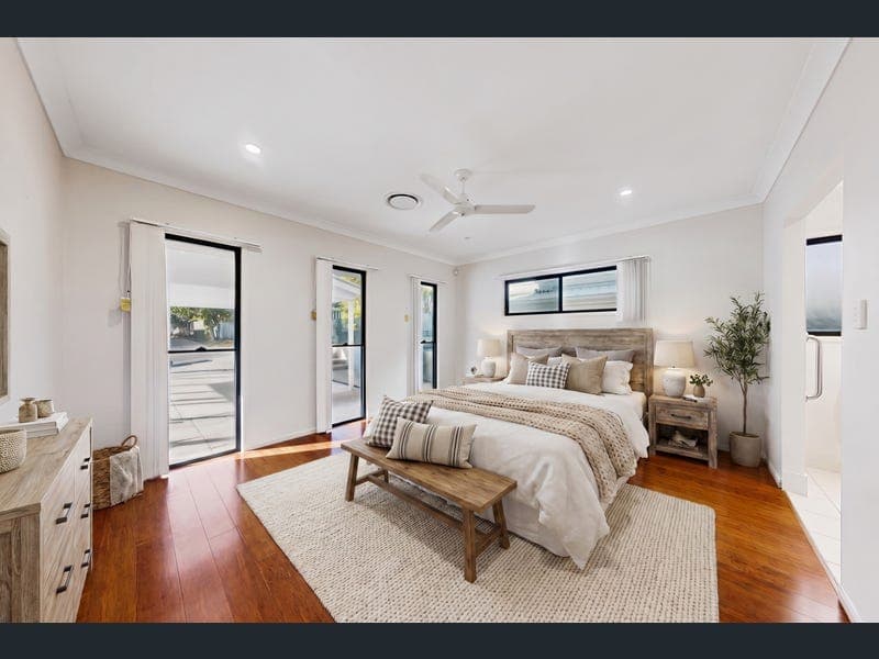 19 Ennever St, Bardon — photo 1 of 5