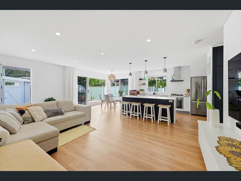 28 Bunyip Street, Burleigh Heads — photo 1 of 5