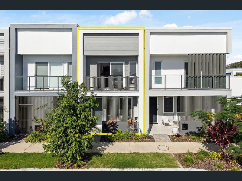 3 Lophostemon Street, Carseldine — photo 1 of 5
