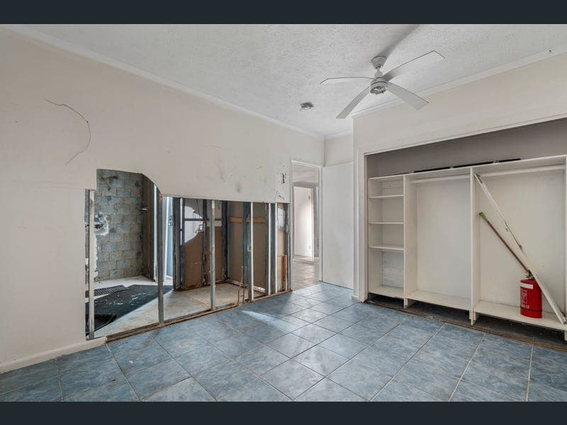 10/2964 Gold Coast Highway, Surfers Paradise — photo 1 of 5
