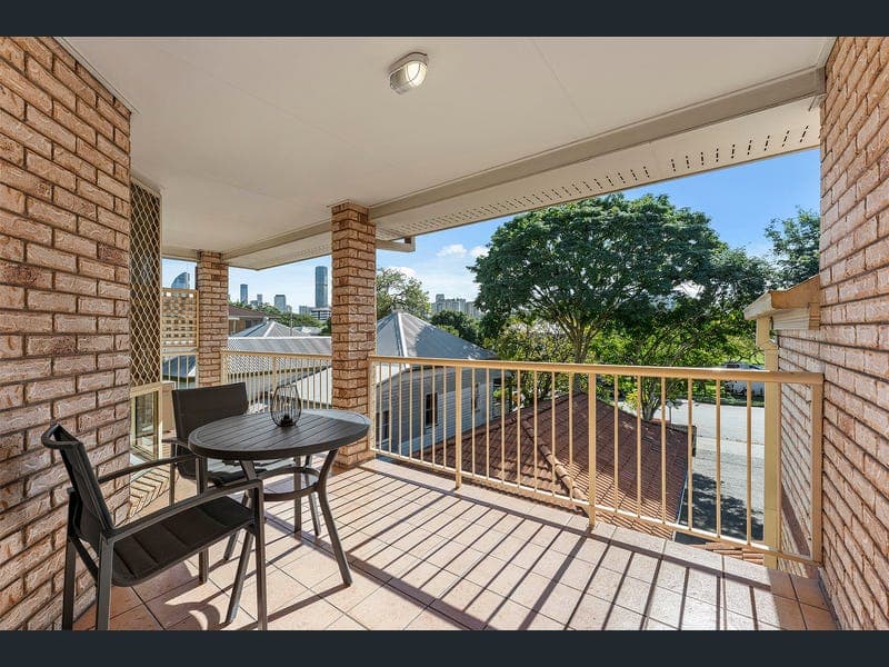 6/123 Baines Street, Kangaroo Point — photo 1 of 5