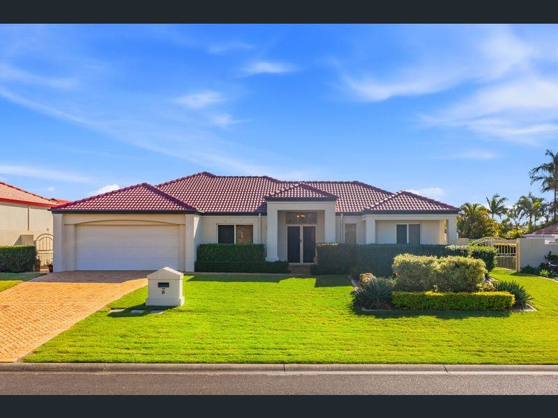 5 Oxford Place, Arundel — photo 1 of 5