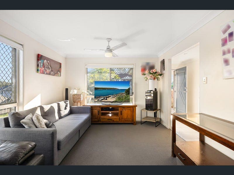 13 Mowie Close, Underwood — photo 1 of 5