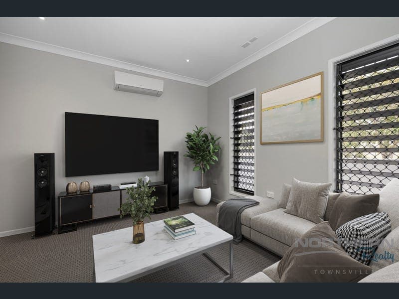 66 Greater Ascot Avenue, Shaw — photo 1 of 5