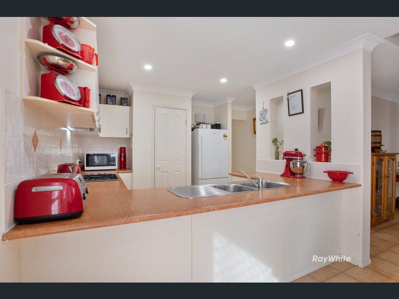 42 Speckled Circuit, Springfield Lakes — photo 1 of 5