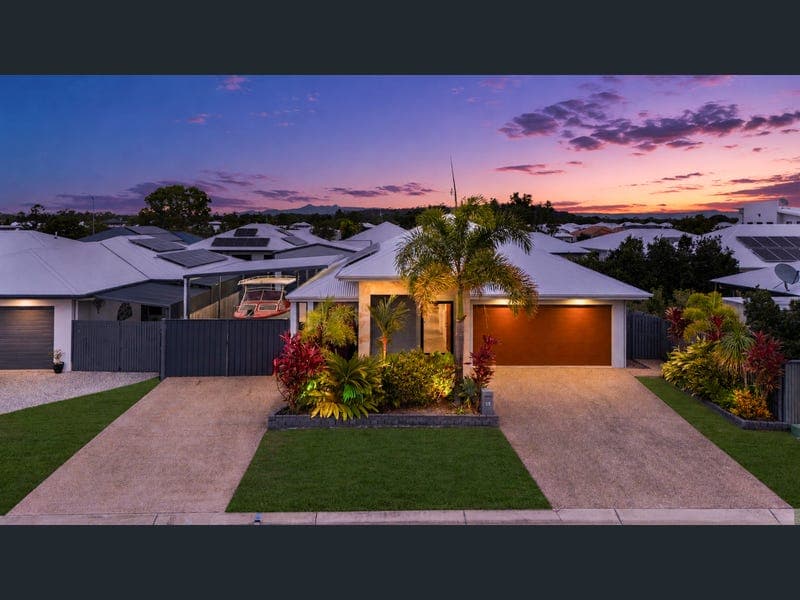 15 Anjota Street, Burdell — photo 1 of 5