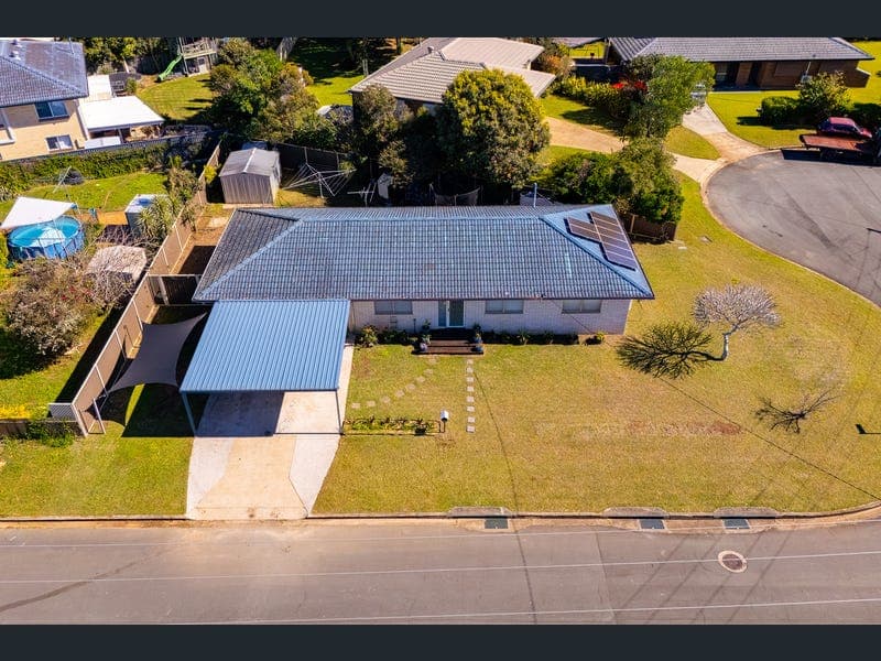 33 Arrakune Crescent, Kallangur — photo 1 of 5