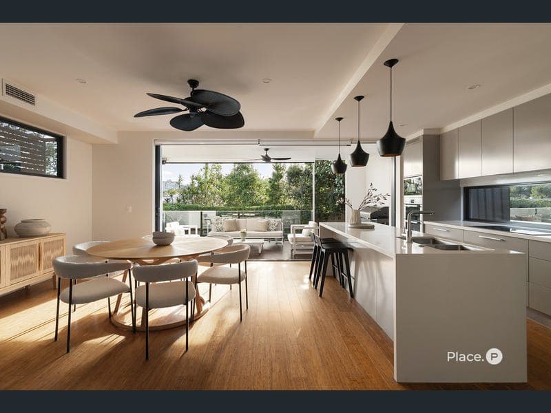 457B Montague Road, West End — photo 1 of 5