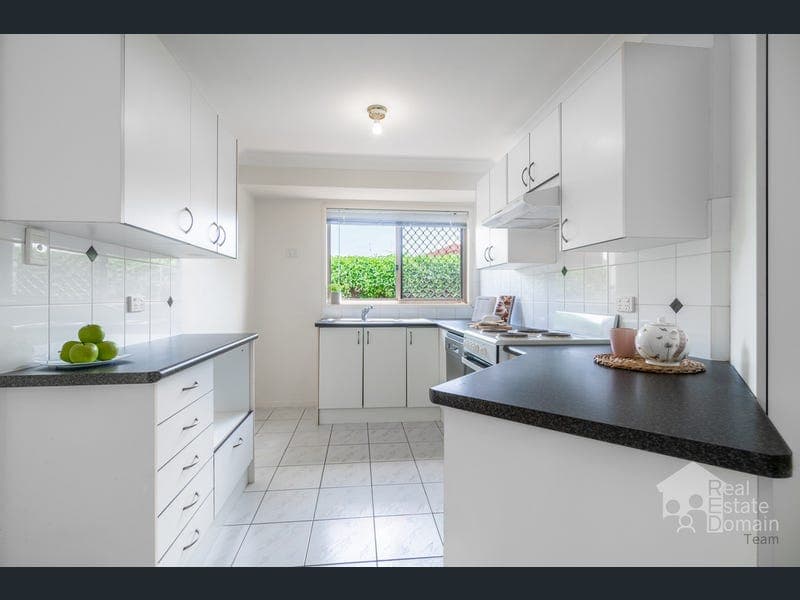 47 Mortlake Crescent, Boronia Heights — photo 1 of 5