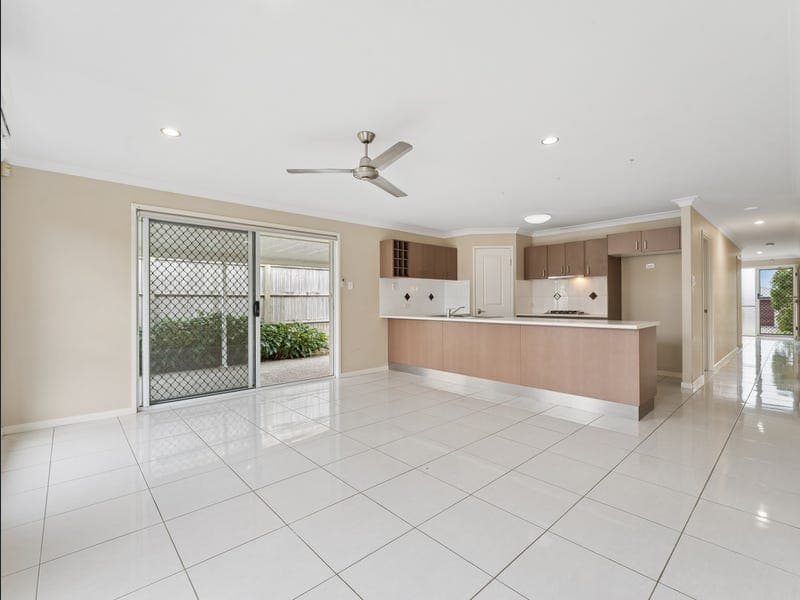 4 Hookes Terrace, Springfield Lakes — photo 1 of 5