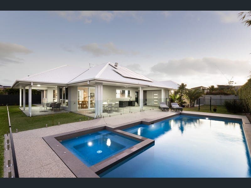 8 Entrance Island, Bokarina — photo 1 of 5