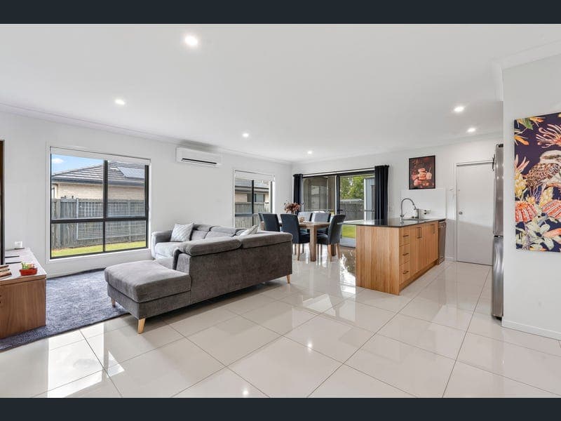 15 Crabapple Court, Upper Caboolture — photo 1 of 5