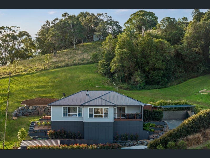 16 Maroo Place, Dulong — photo 1 of 5
