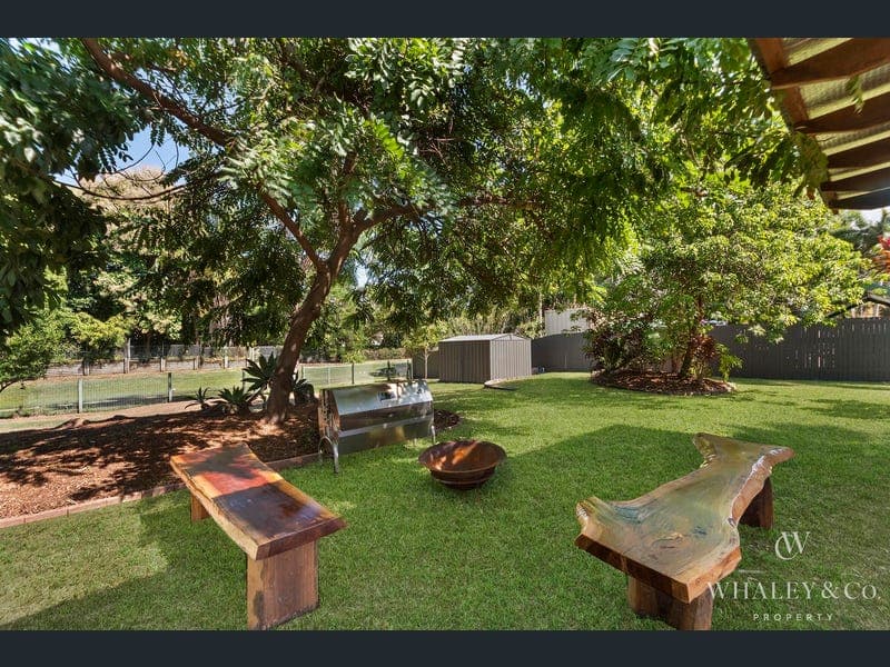 10 Pacific Avenue, Bushland Beach — photo 1 of 5