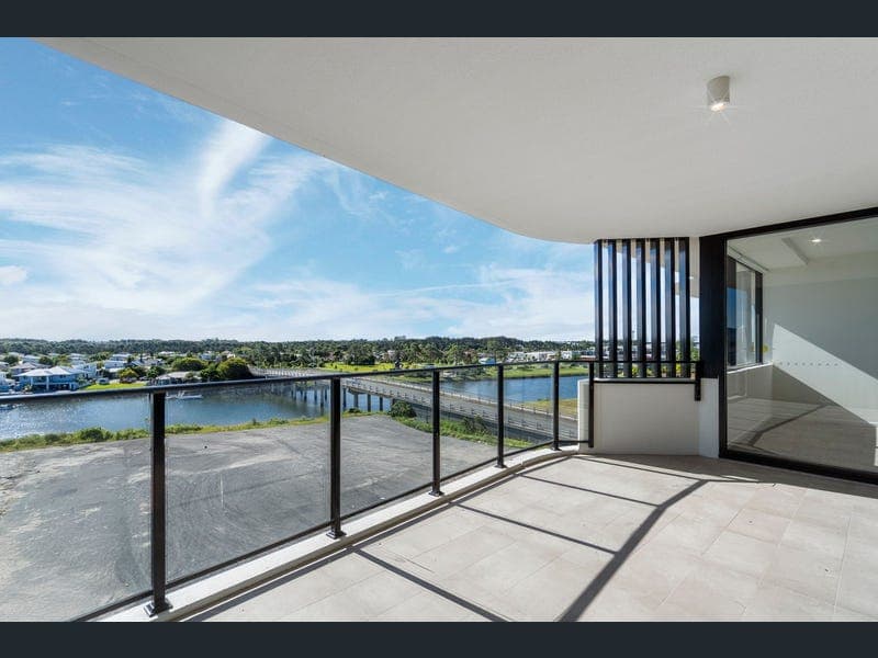 2603/10 Sickle Avenue, Hope Island — photo 1 of 5