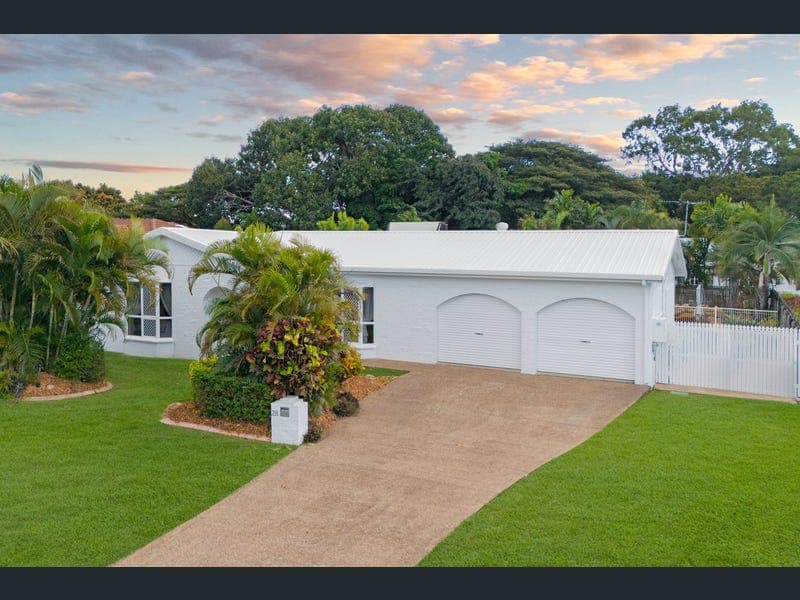 28 Boronia Drive, Annandale — photo 1 of 5