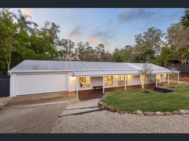11 Janelle Street, Bellbird Park — photo 1 of 5