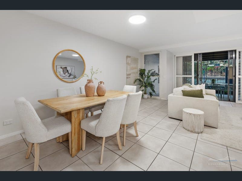 107/1 Holman Street, Kangaroo Point — photo 1 of 5