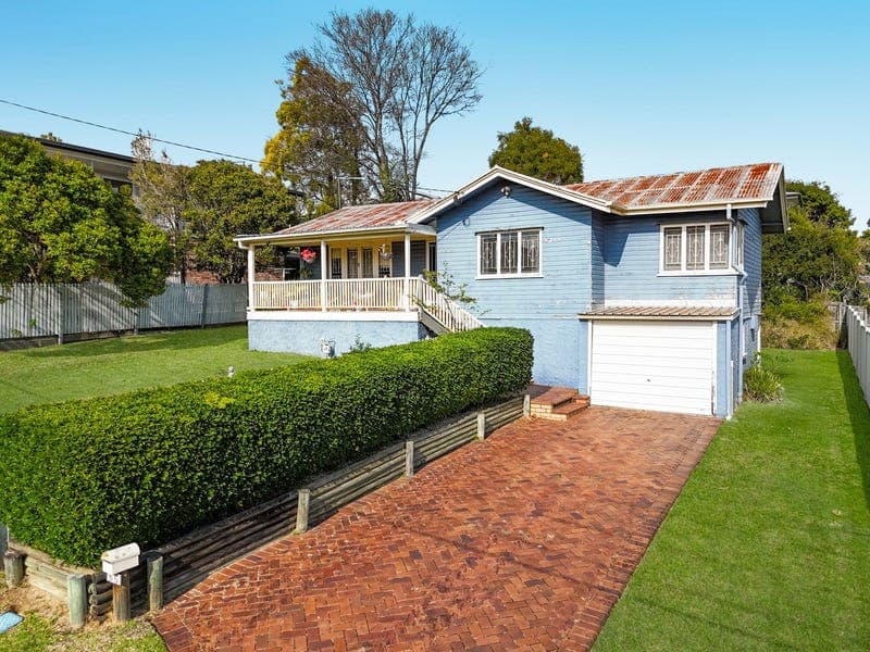 55 Sebring St, Holland Park West — photo 1 of 5