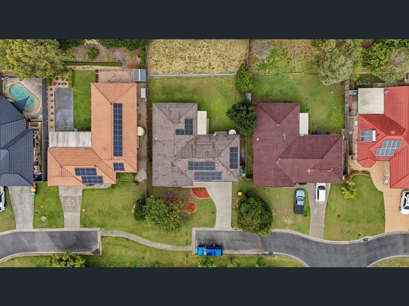 20 Hyde Place, Forest Lake — photo 1 of 5