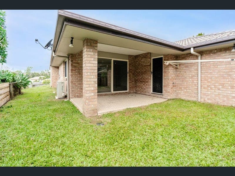 39 Hanover Drive, Pimpama — photo 1 of 5