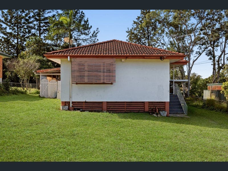 9 Reign Street, Slacks Creek — photo 1 of 5