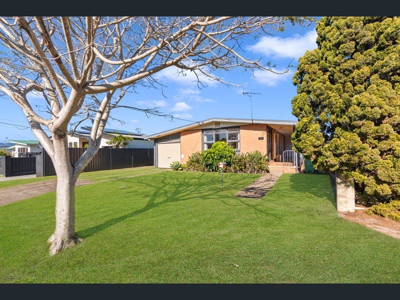 306 Adina Avenue, Bilinga — photo 1 of 5