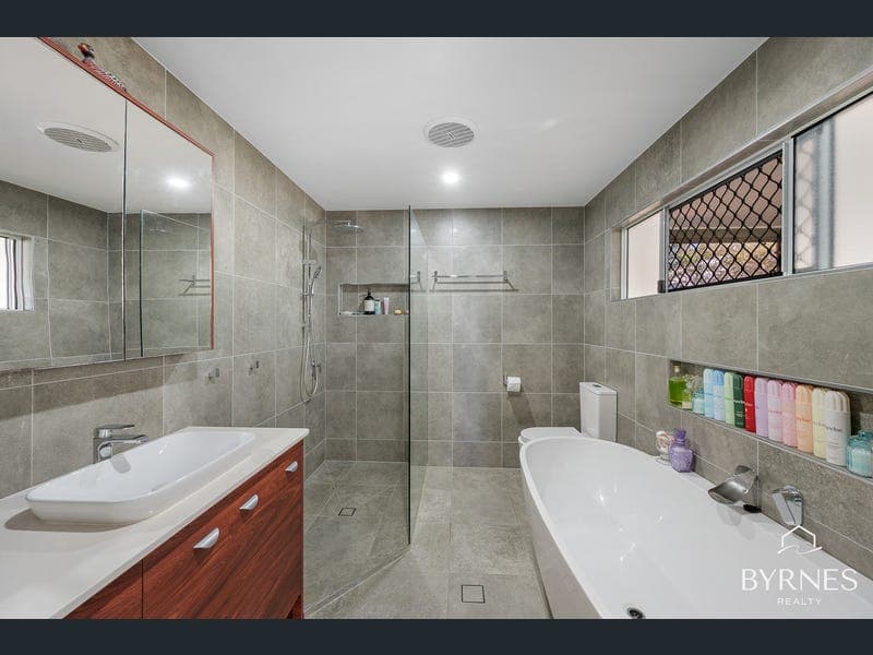 4 Carol Street, Sun Valley — photo 1 of 5