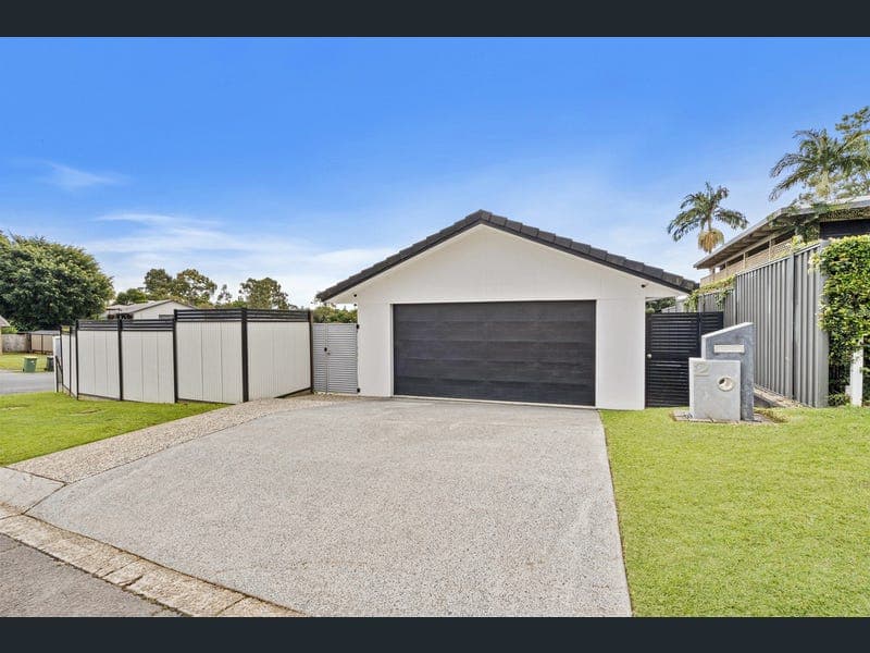 2 Amethyst Court, Carrara — photo 1 of 5