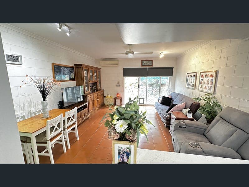 7 Short Street, Redlynch — photo 1 of 5