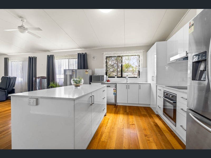 29 Michael Street, Macleay Island — photo 1 of 5