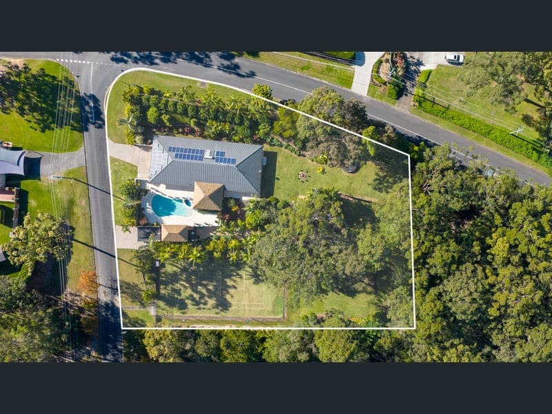 2 Evergreen Drive, Elanora — photo 1 of 5