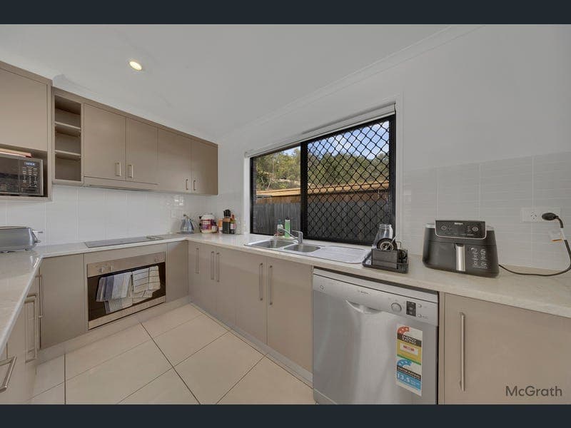 2/3 Brando Lane, West Gladstone — photo 1 of 5