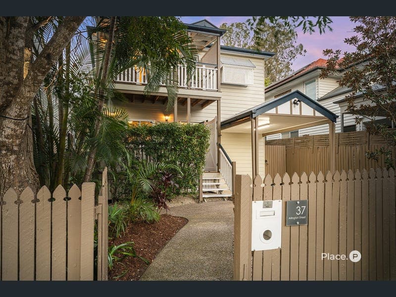 37 Arlington Street, Coorparoo — photo 1 of 5