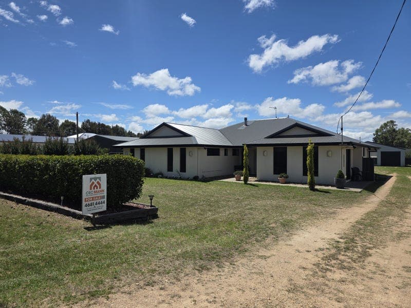 4 Old Warwick Road, Applethorpe — photo 1 of 5