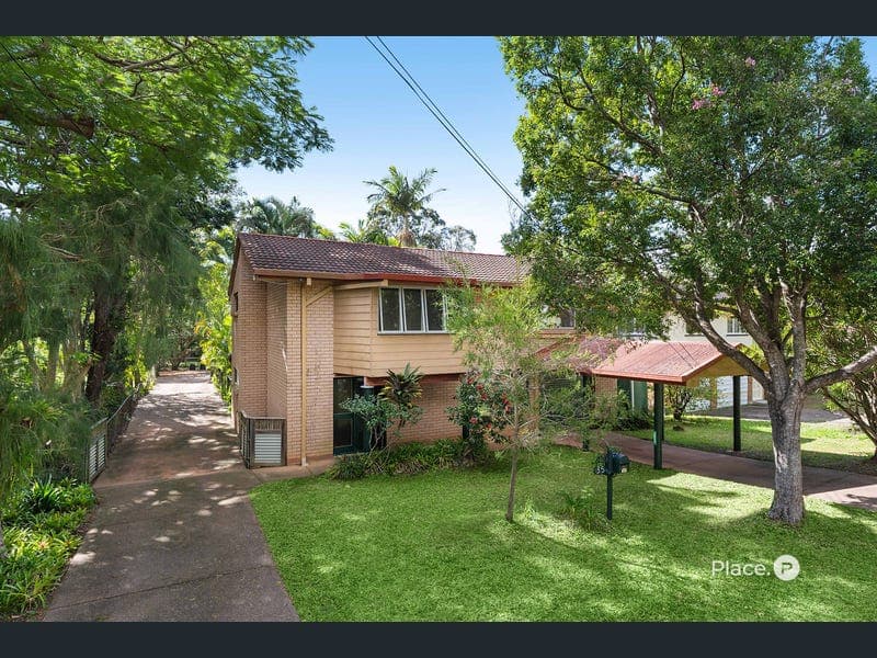 35 Herbert Street, Lota — photo 1 of 5