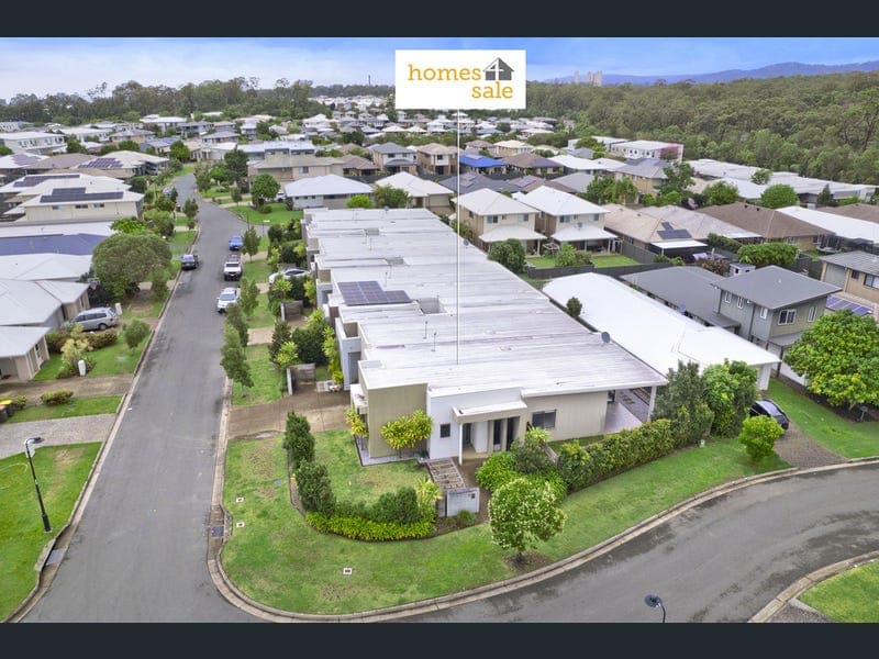 8/1 Electra Street, Coomera — photo 1 of 5