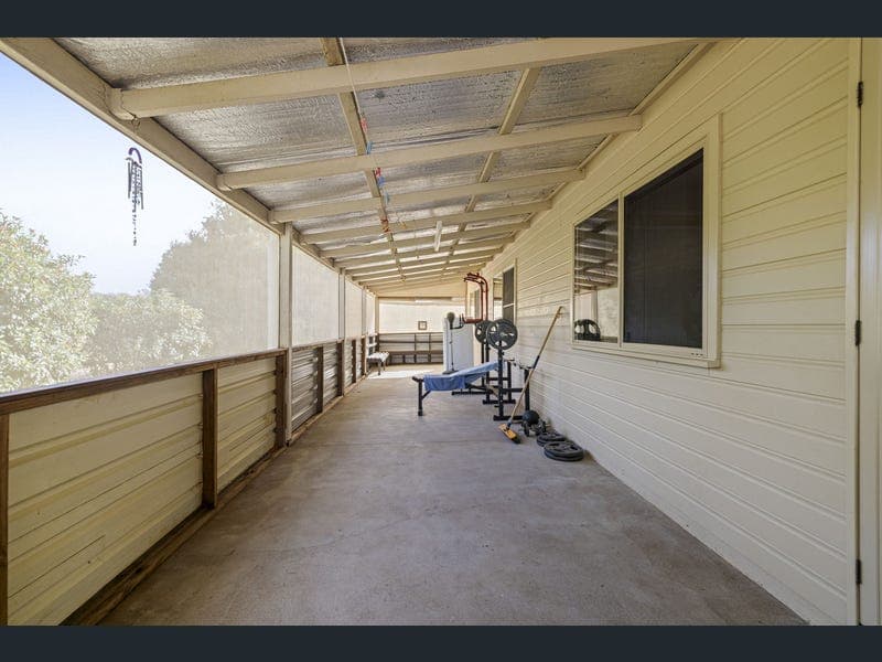 12 Curlew Street, Meringandan West — photo 1 of 5
